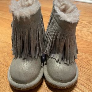 Ugg boots. Mini classic short fringe Toddler girl size 6.
